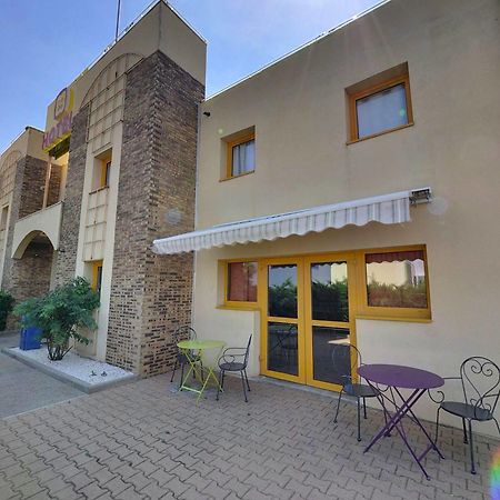 The Originals Access, Hotel Beziers Est Villeneuve-les-Beziers Bagian luar foto